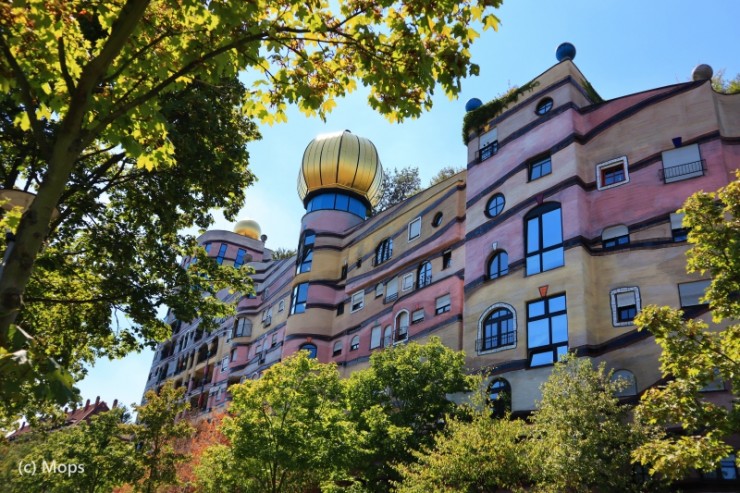 世界のお城】まるでメルヘンの世界から飛び出してきた奇抜な城！フン