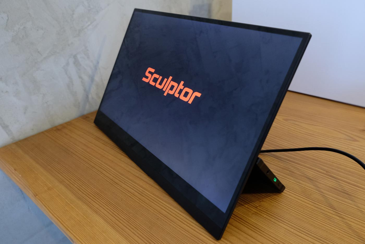 モバイルディスプレイ『Sculptor』レビュー！家でもオフィスでも仕事の