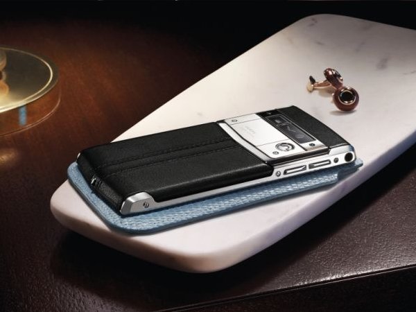高級携帯電話ブランドメーカー Vertu より、価格6750ポンド（約115万円