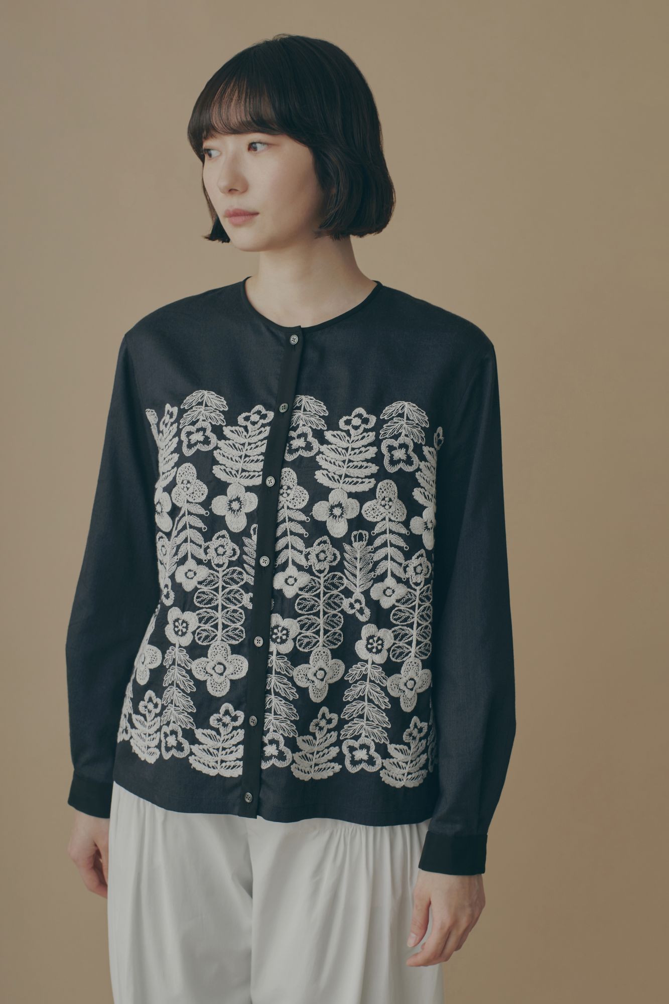 swing garden クルーネックブラウス - minä perhonen