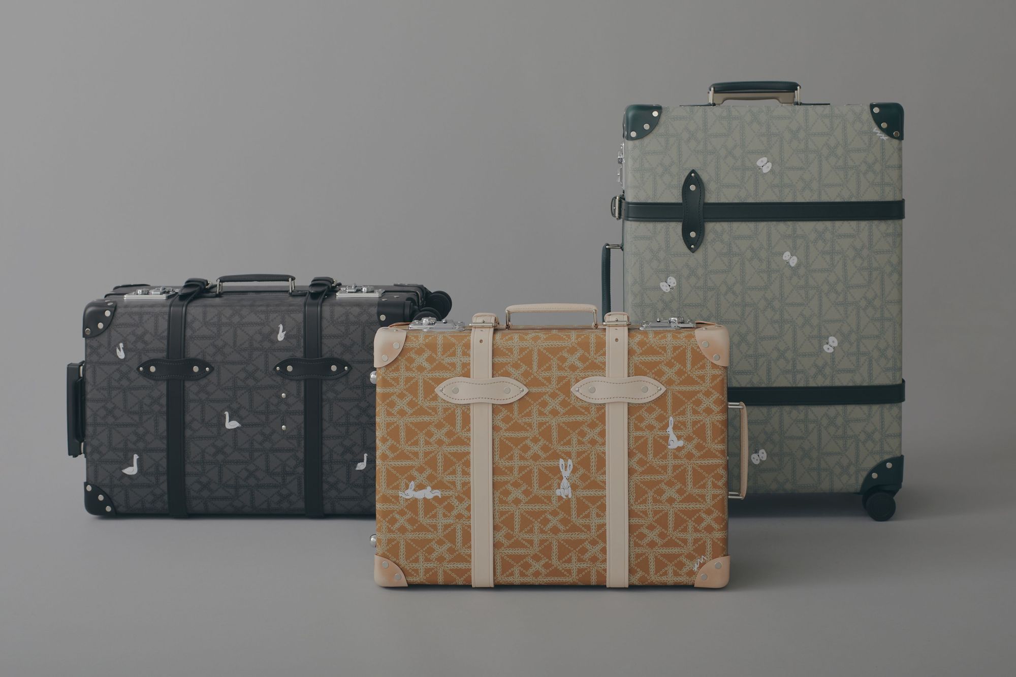 GLOBE TROTTER + paint large check in - minä perhonen