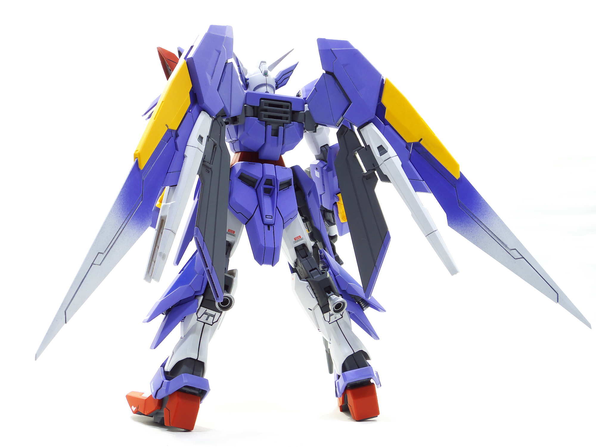 MG ガンダム フェニーチェリナーシタ｜gunplacraftさんのガンプラ作品