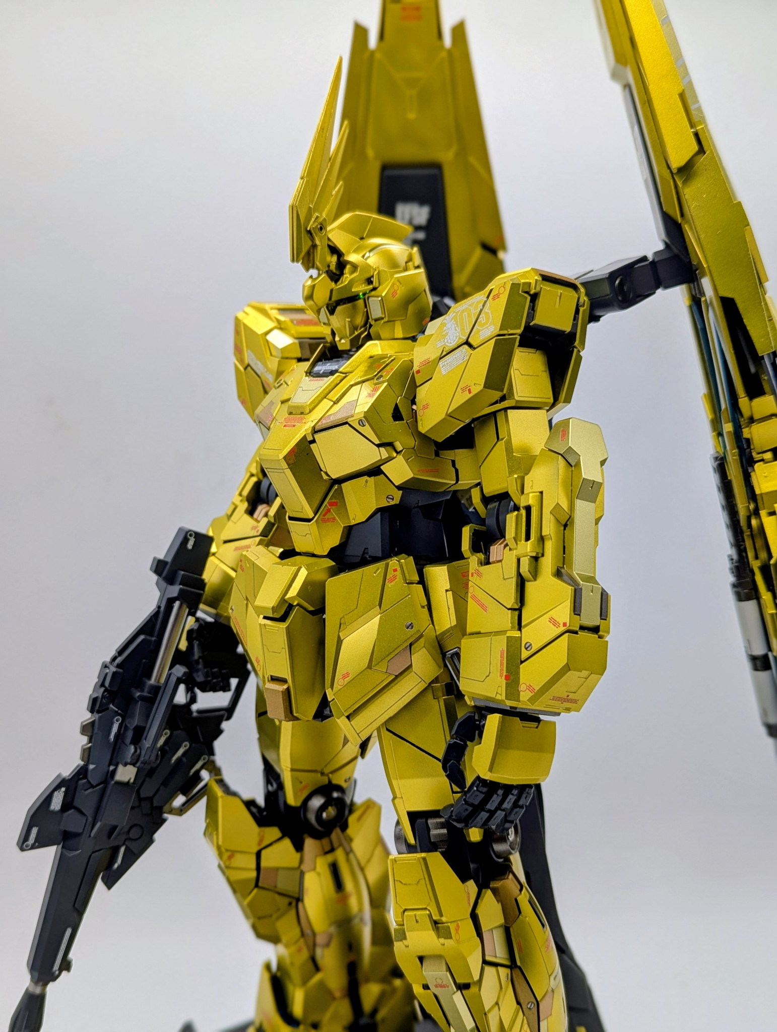 PGユニコーンガンダムフェネクス メッキ剥がし 全塗装｜kenshira0123