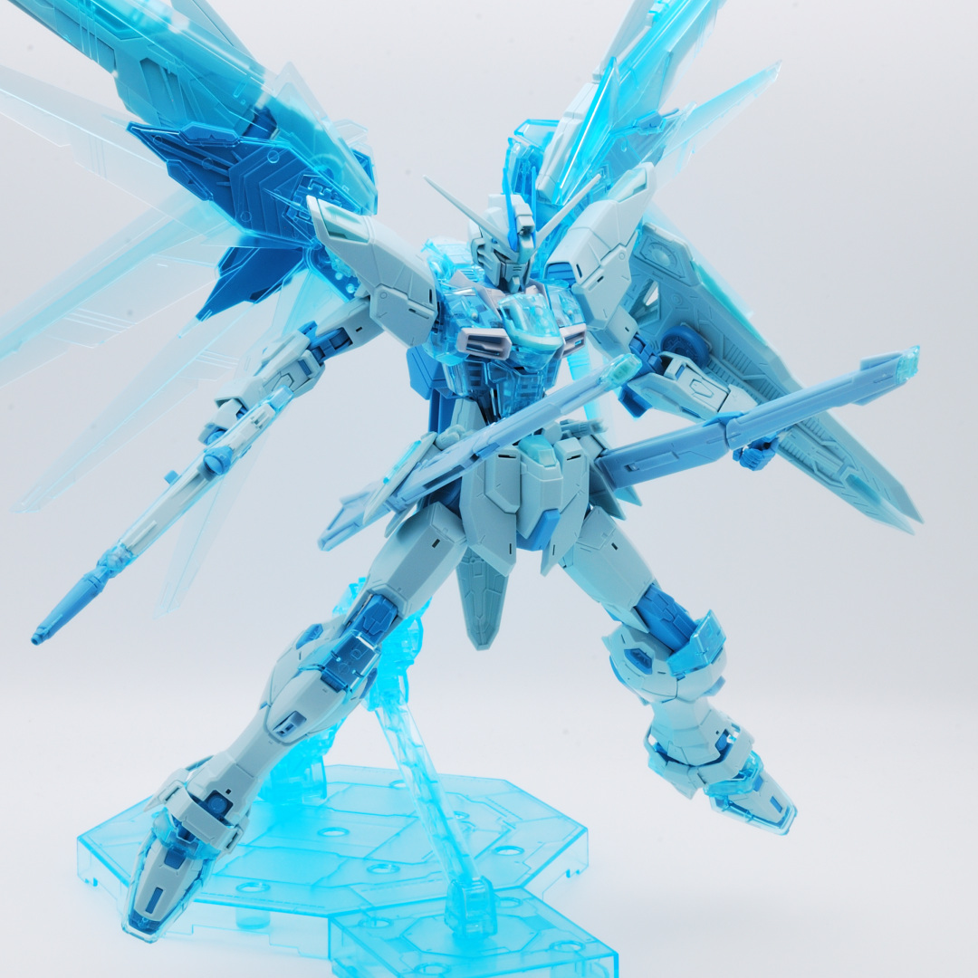 MG 1/100 フリーダムガンダム Ver.2.0［CROSS CONTRAST COLORS / CLEAR