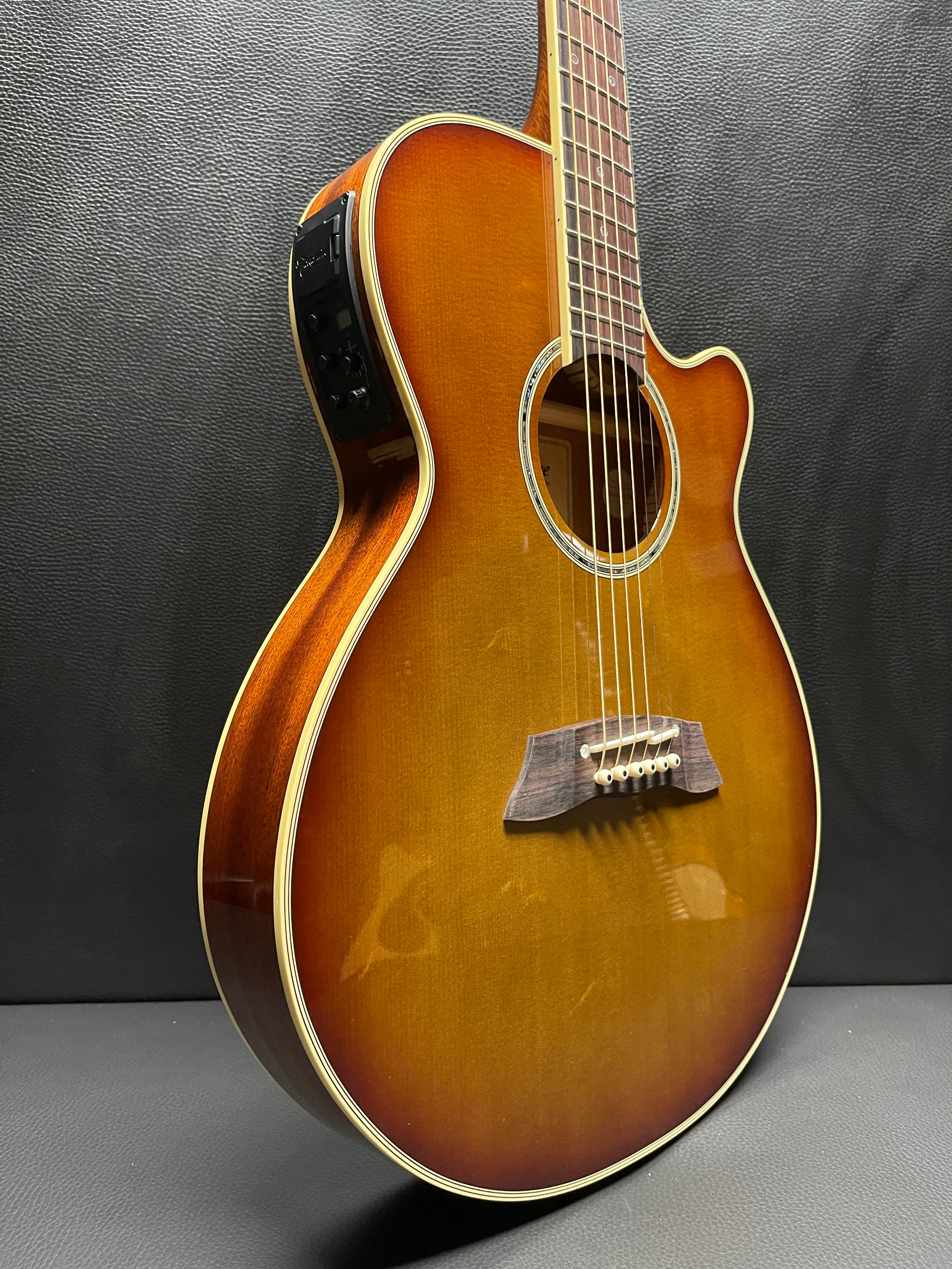 Takamine TSP138C TB JAPAN S/N 60050937 – Guitar HAUS