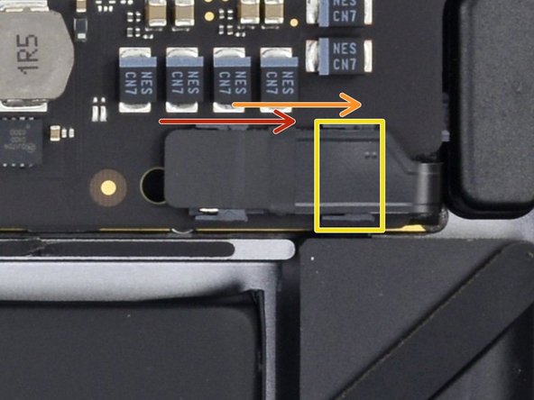 MacBook Pro 13インチ Touch Bar 2018 USB-C/Thunderboltポートの交換