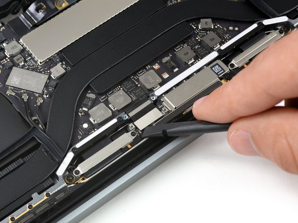 MacBook Pro 13インチ Touch Bar Late 2016のディスプレイアセンブリー