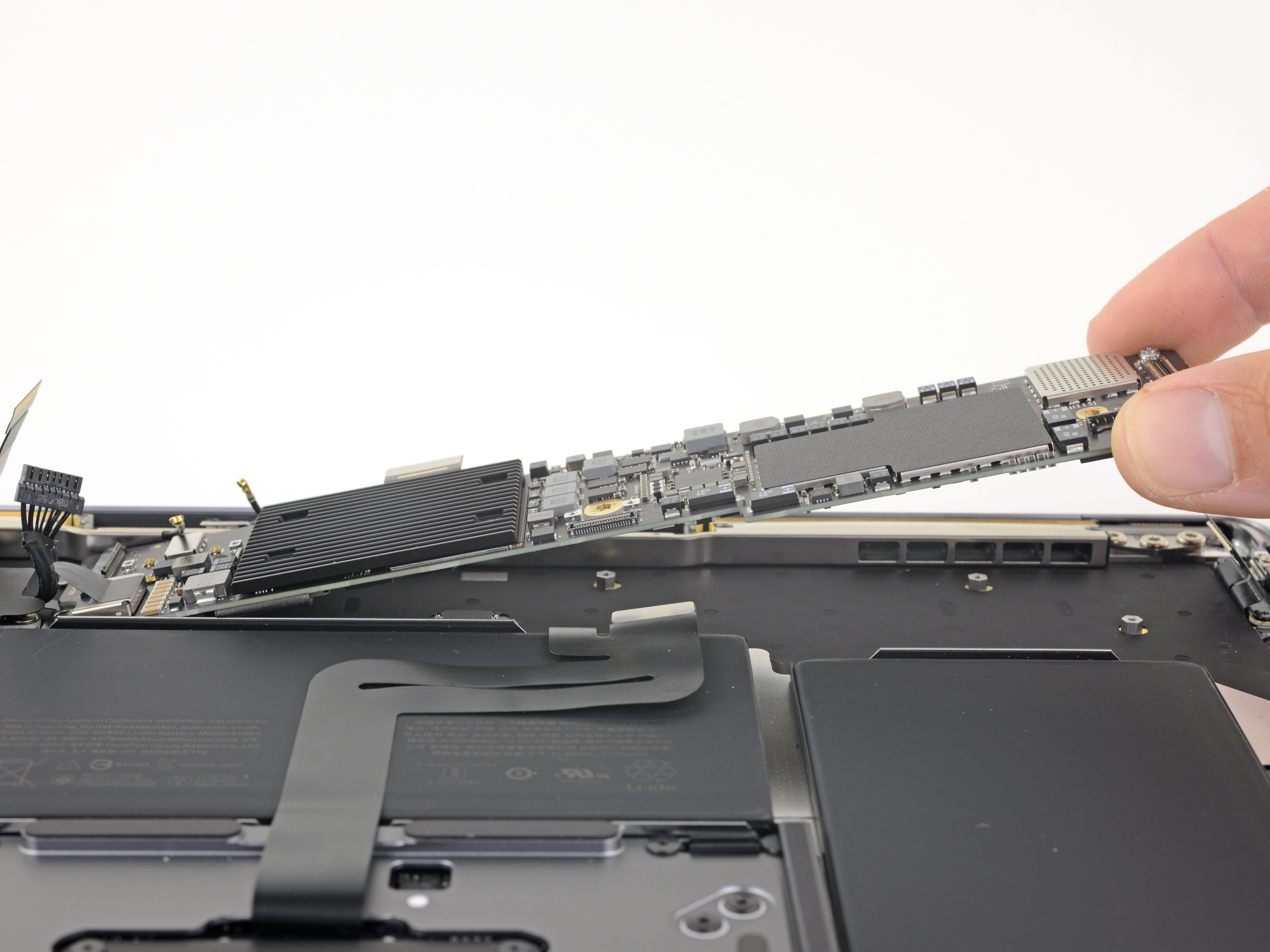 MacBook Air 13インチ Retina Display Late 2018 ロジックボードの交換