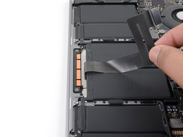 MacBook Pro 13インチ Touch Bar 2018 バッテリーの交換 - iFixit 修理