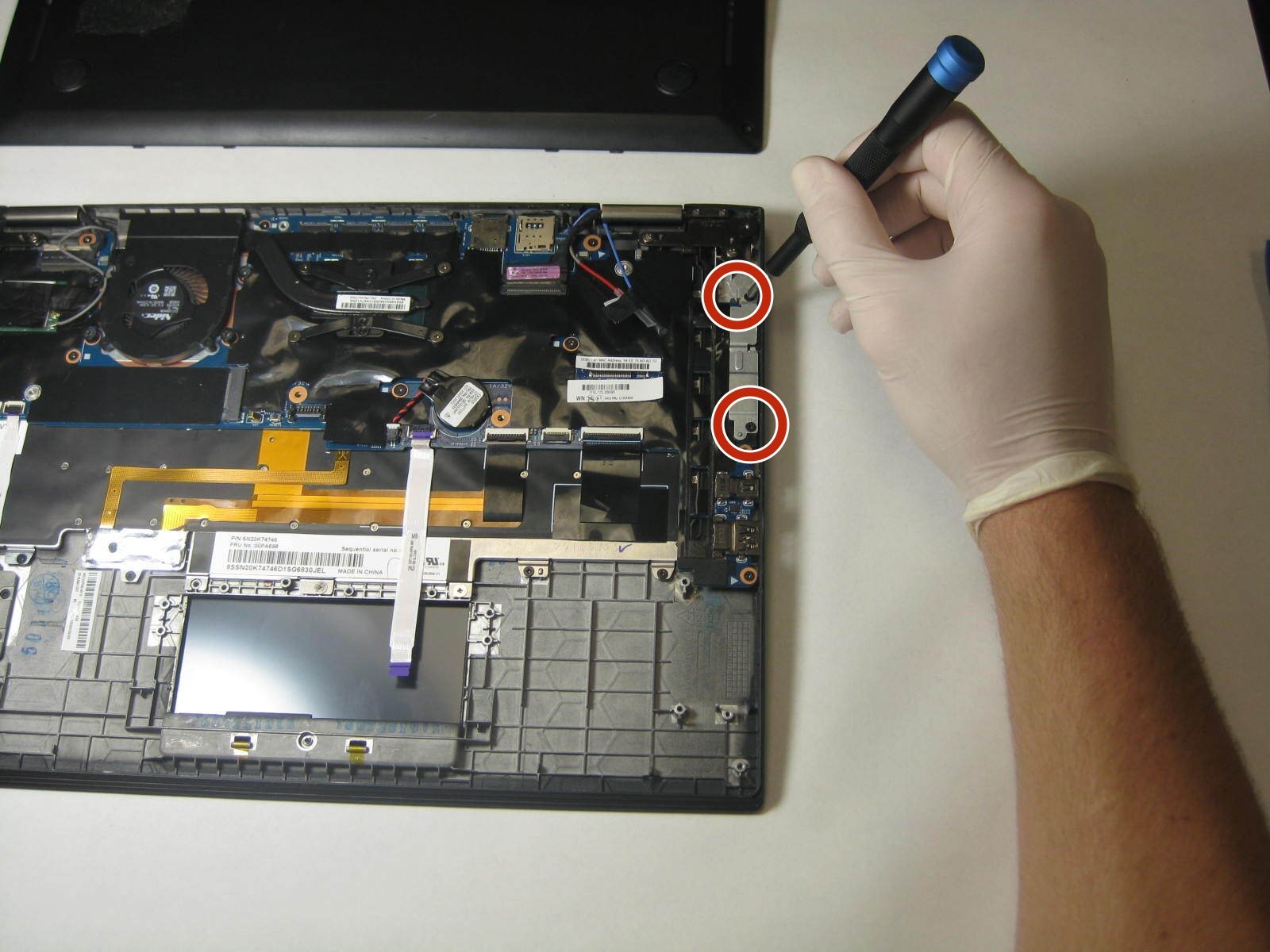 Lenovo Thinkpad X1 Carbon 第4世代 基板の交換 - iFixit 修理ガイド