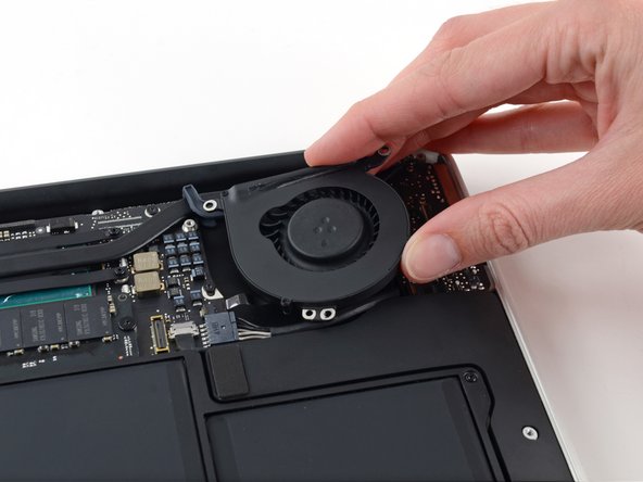 MacBook Air 13インチ Early 2015ファンの交換 - iFixit 修理ガイド