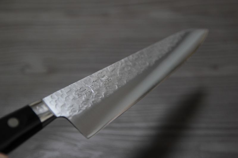 高村作 鳳皇琳 V10スペシャル鋼 鎚目打ち 牛刀210mm 黒合板柄