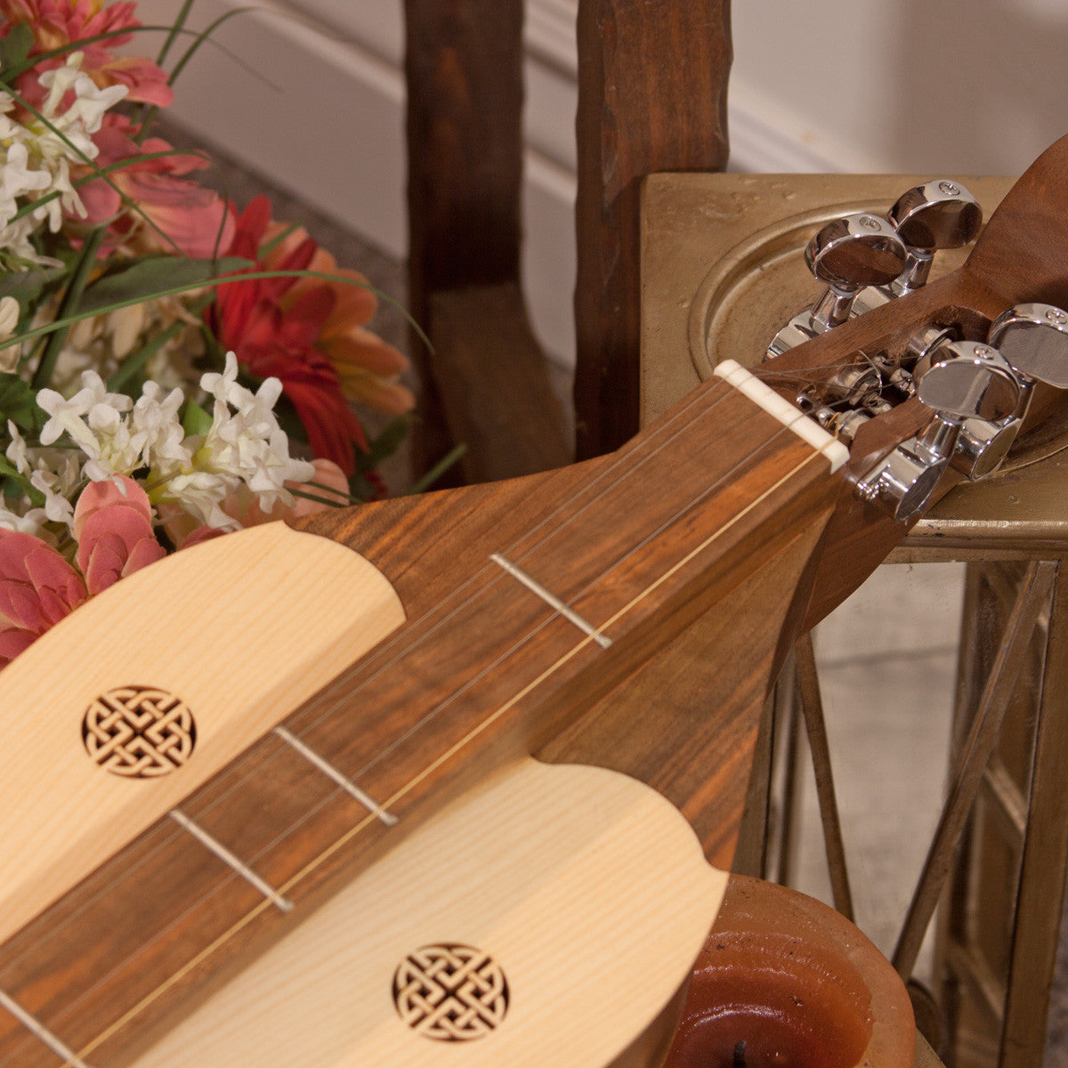 Roosebeck 4 String Mountain Dulcimer Sale | Walnut | Knotwork