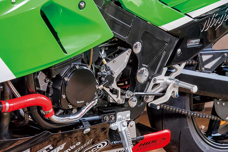 ガレージ モトテック×ヒデズガレージ ZX-10（KAWASAKI ZX-10