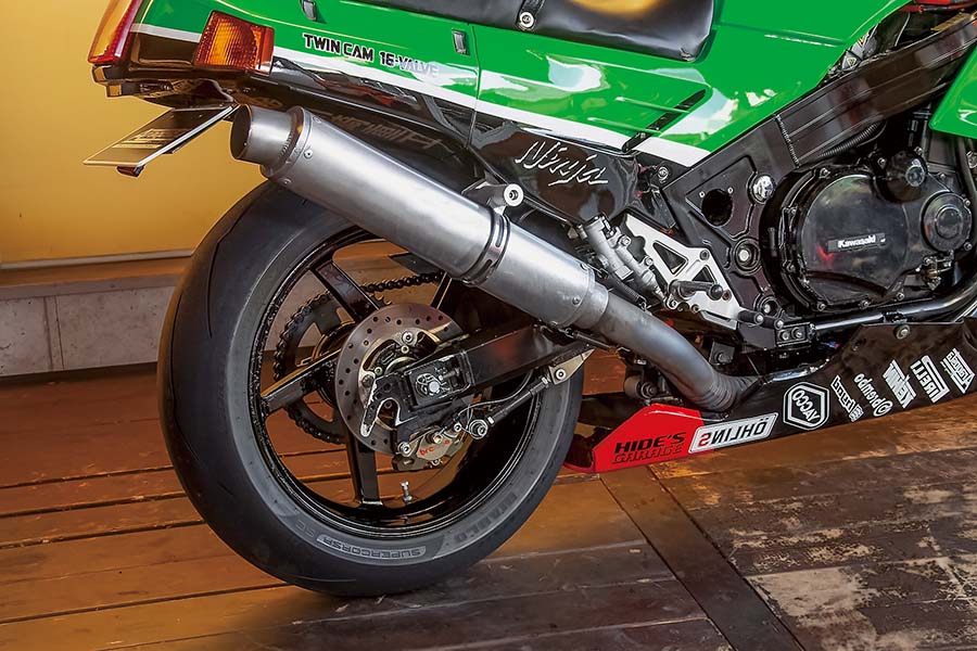 ガレージ モトテック×ヒデズガレージ ZX-10（KAWASAKI ZX-10