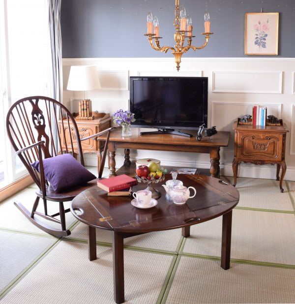 イギリスのアンティーク家具、伸張式コーヒーテーブル（バタフライ