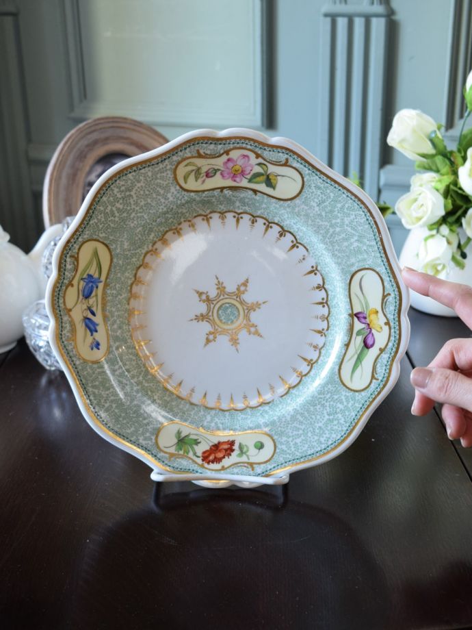 英国のアンティーク陶磁器、ロイヤルウースター（ROYAL WORCESTER）の