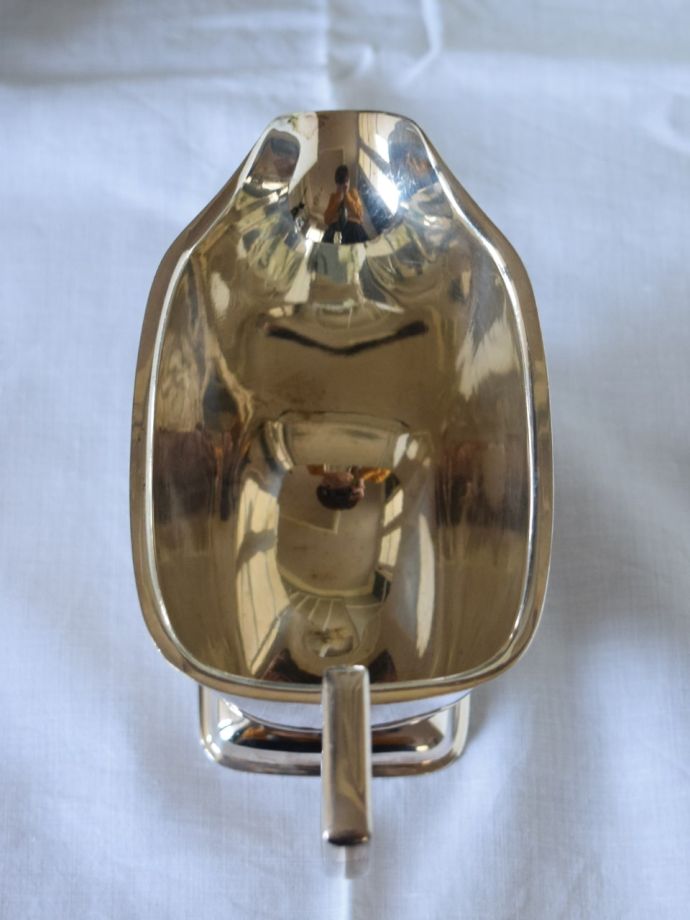 英国のアンティークミルクピッチャー、シルバープレートの優雅なミルク