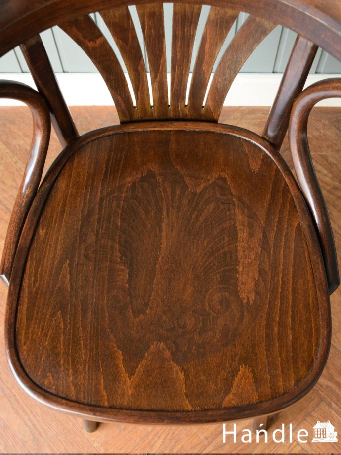 英国アンティークのおしゃれな椅子、アーム付きのベントウッドチェア(m