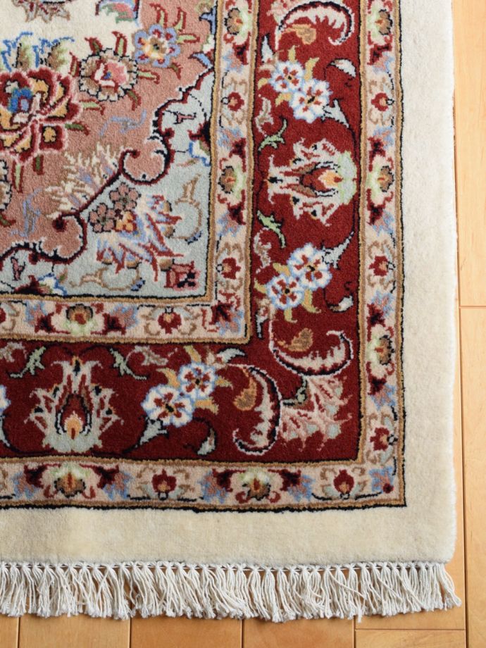 美しいメダリオン模様の手織りの絨毯、Mash'had（マシュハド）の