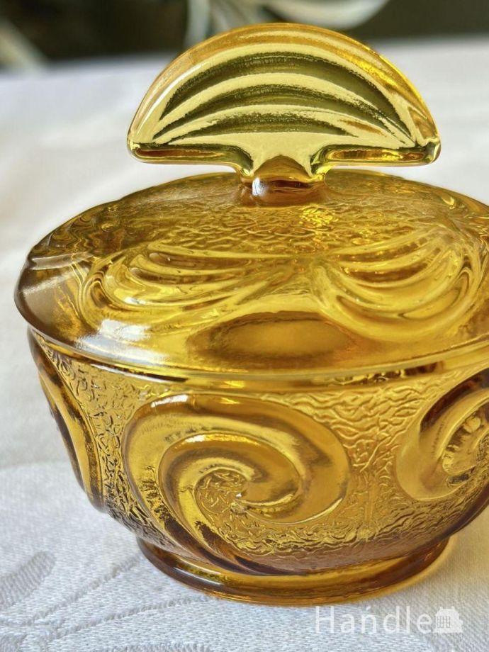 英国アンティークのガラス雑貨、プレスドグラスのアンバー色の