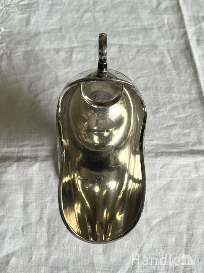 英国のアンティークシルバーのお砂糖入れ、お花模様が優雅なシュガー