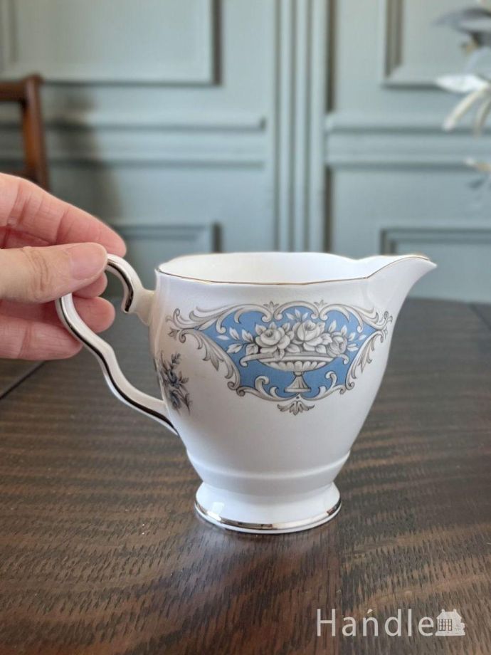 水色×グレーのコラボがクールなダッチェスのティーセット、英国