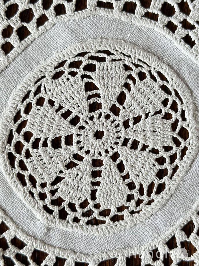 フランスから届いたアンティークレース、お花模様のクロッシェレース(m