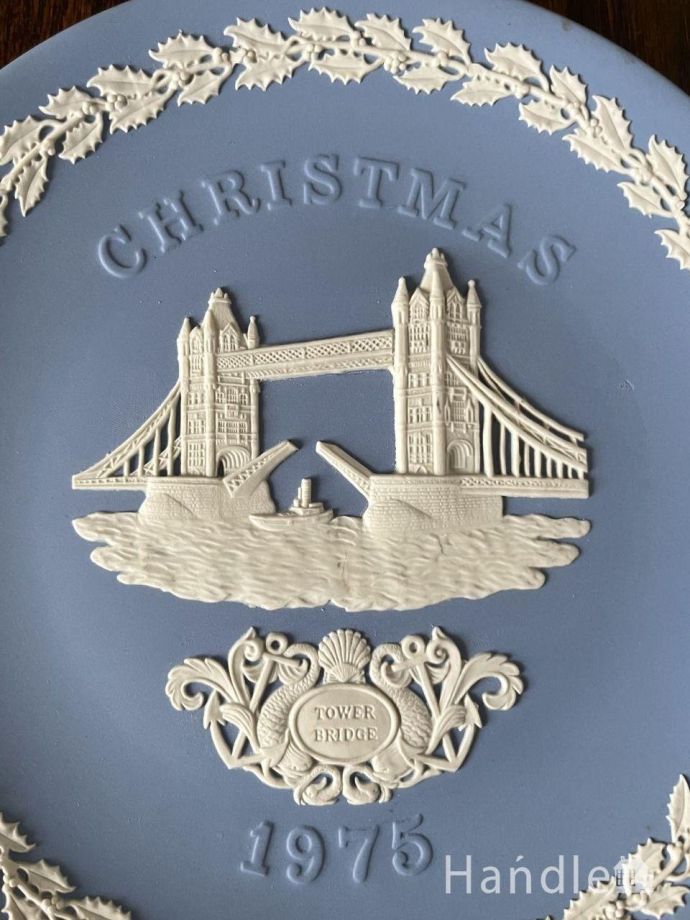 ロンドン橋が描かれた1975年のWedgwood、ジャスパーウェアプレートの