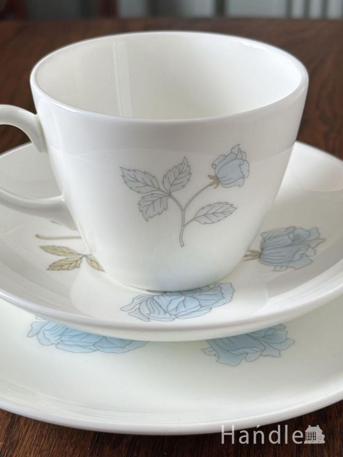 ウェッジウッド(Wedgwood)のトリオ、アイスローズのアンティークカップ
