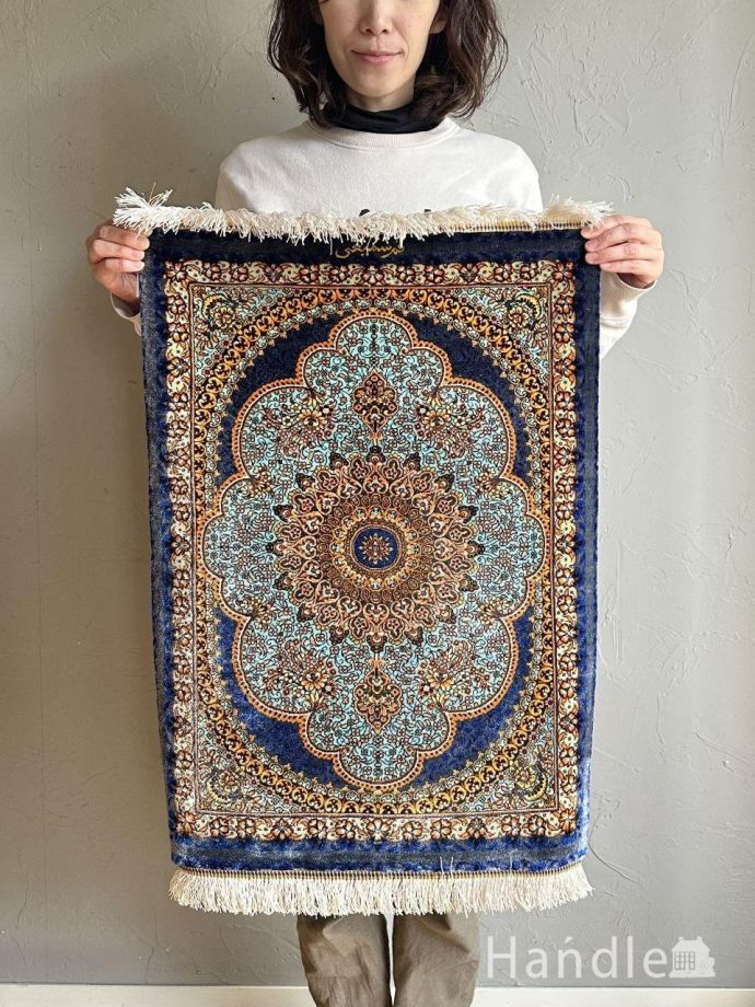 クムシルクのおしゃれなペルシャ絨毯、高級感漂う美しいシルクの絨毯(m