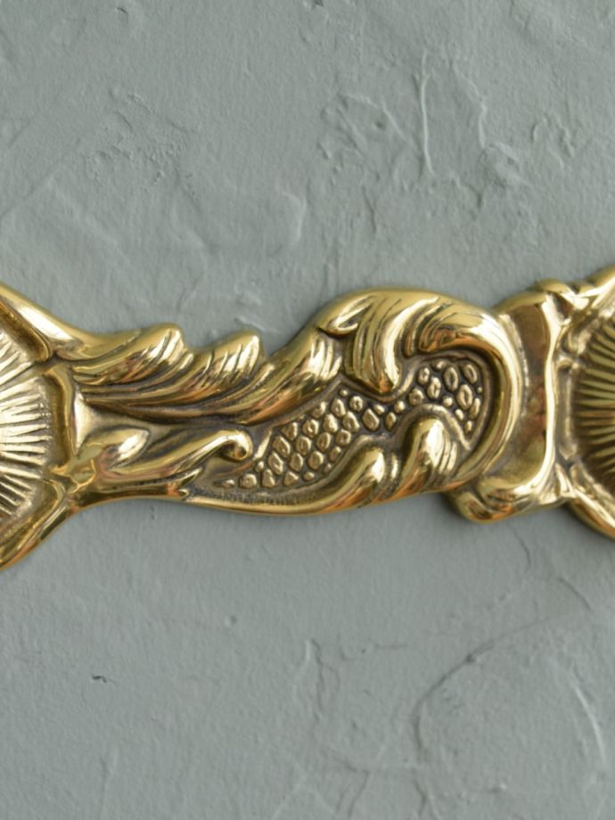 イタリアから届いたおしゃれなコートラック、真鍮製のウォールフック