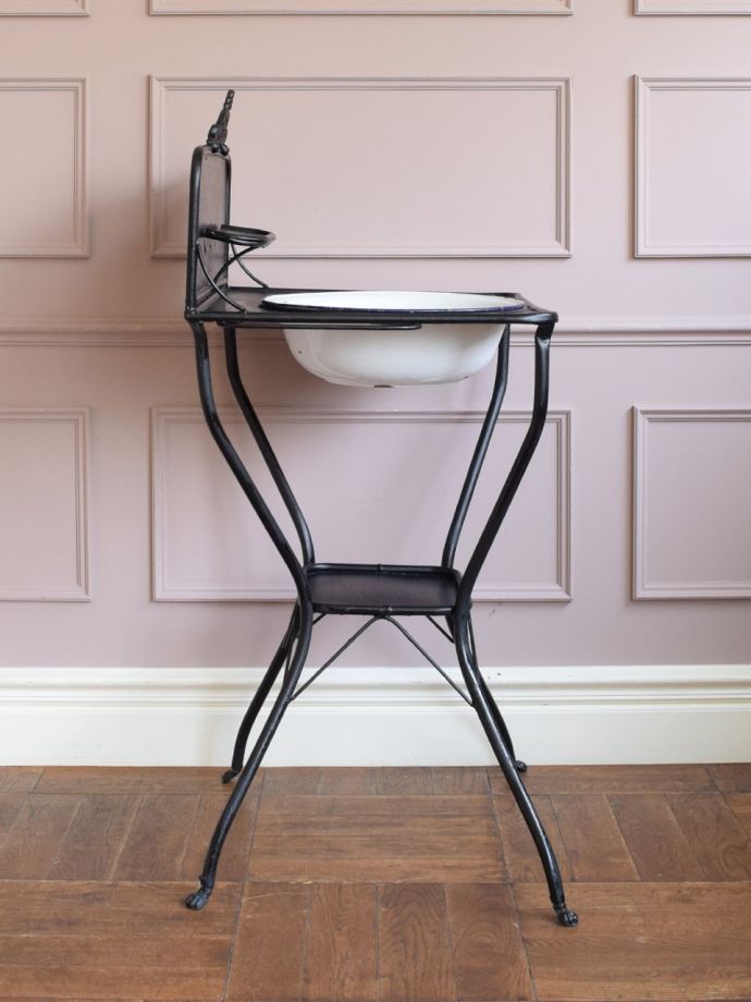 フランスから届いたアンティークの洗面台、オトナ色のウォッシュ