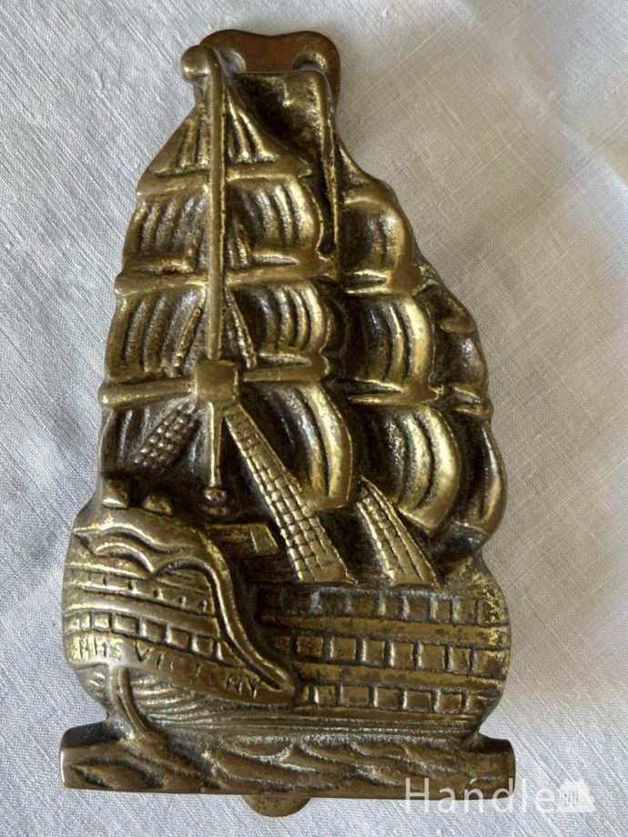 英国のアンティーク真鍮製雑貨、帆船がモチーフのドアノッカー(d-2029