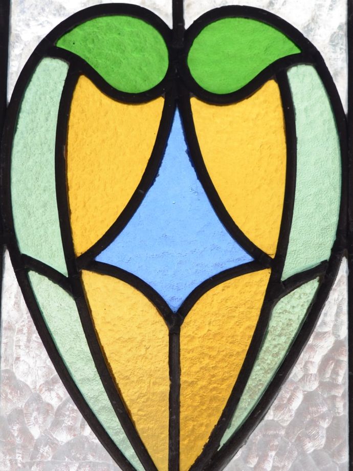 グリーンのハートの中からブルーの星、英国アンティークガラスの