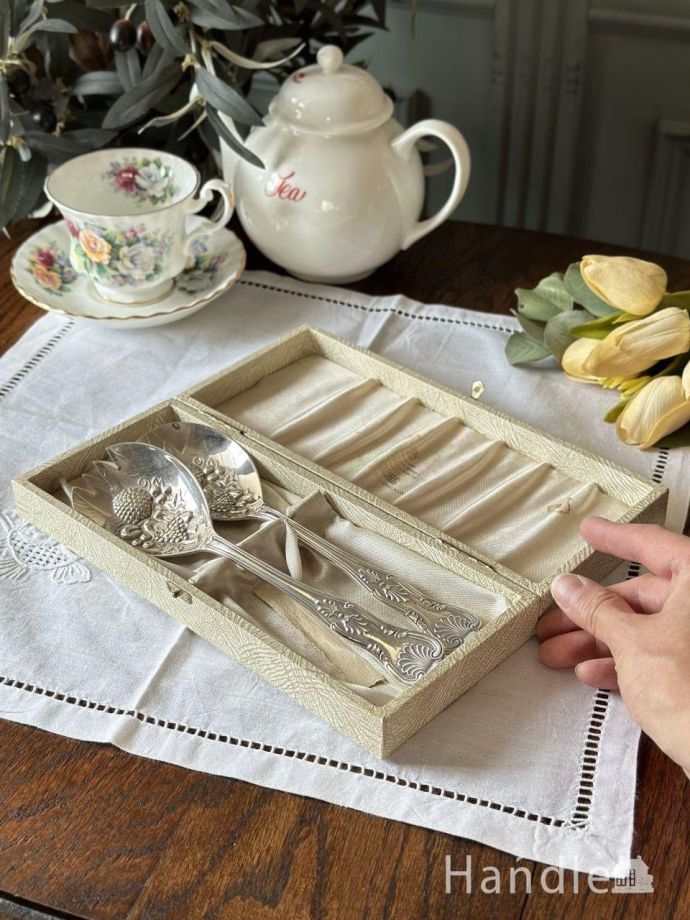 英国アンティークの美しいカトラリー、シルバープレートのサーバー