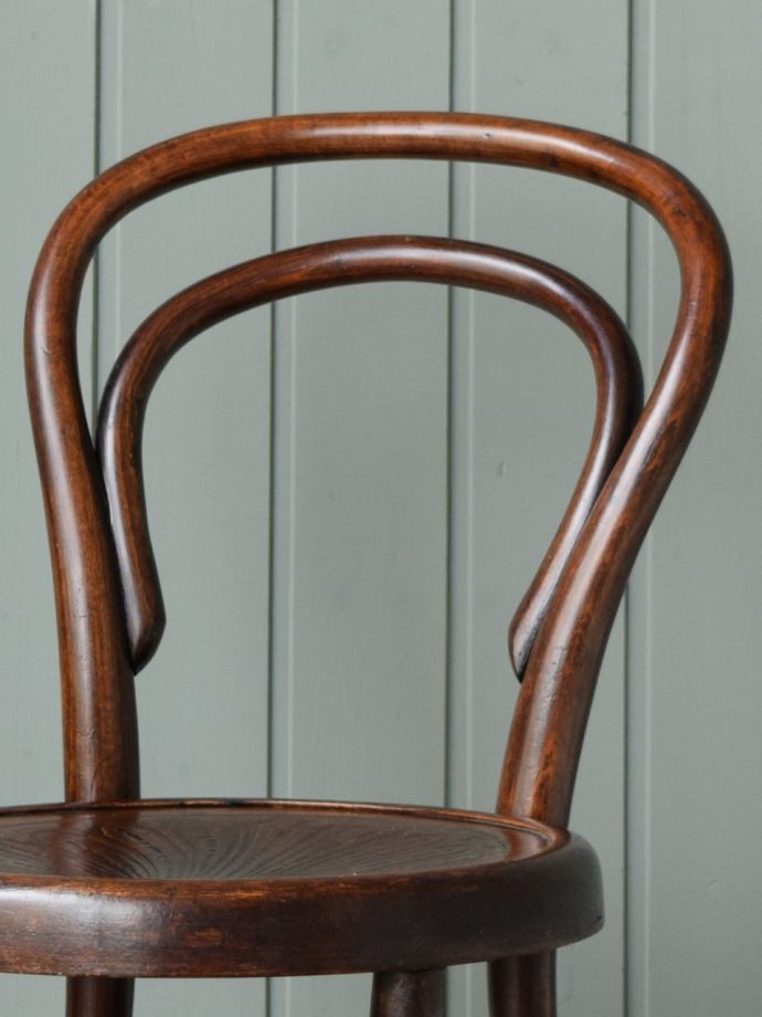 英国アンティークのダブルループのベントウッド、とってもめずらしい