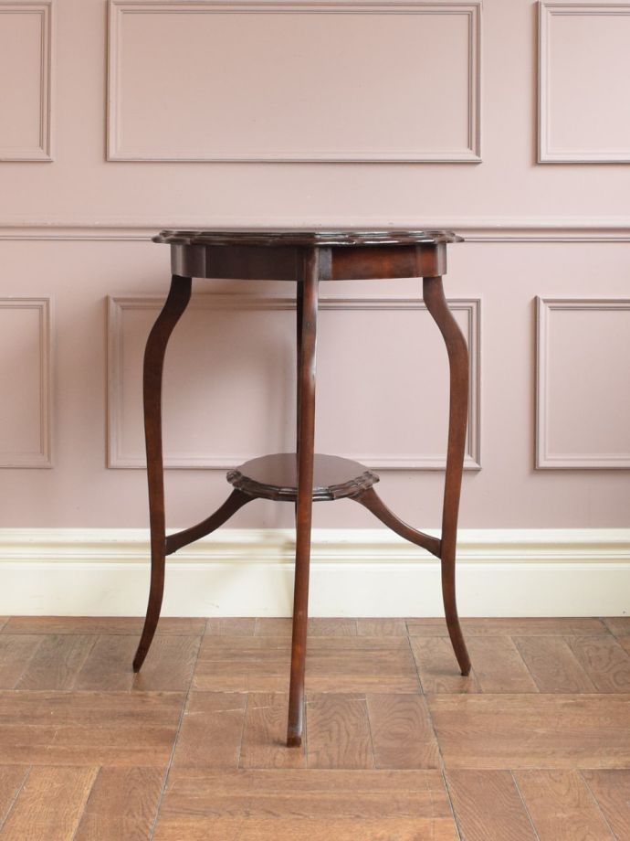 イギリスから届いたマホガニー材のオケージョナルテーブル、天板の