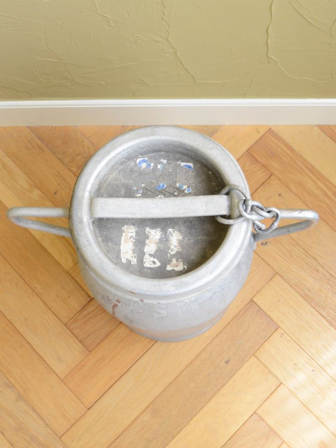 フランスで見つけたアンティークのミルク缶、おしゃれに使える傘立て(x