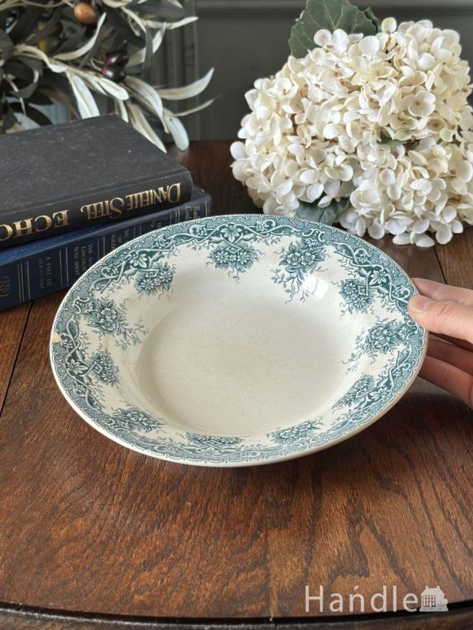 フランスから届いたアンティーク陶磁器のボウル、繊細な絵がとても