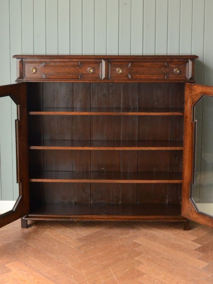 英国アンティークのガラス扉付き本棚、オーク材のおしゃれなブック