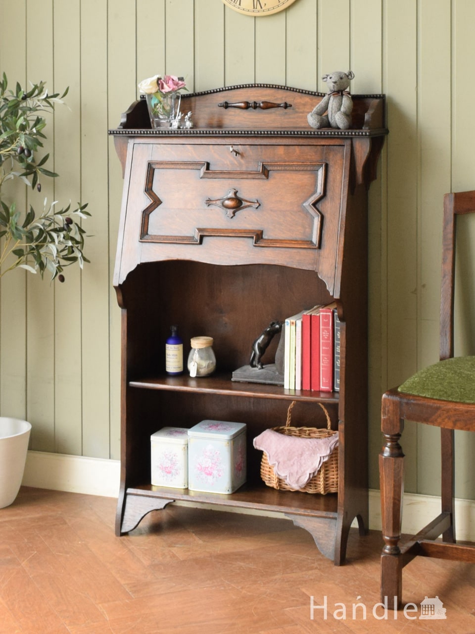 フランスのおしゃれなアンティーク収納付きデスク、美しい猫足の