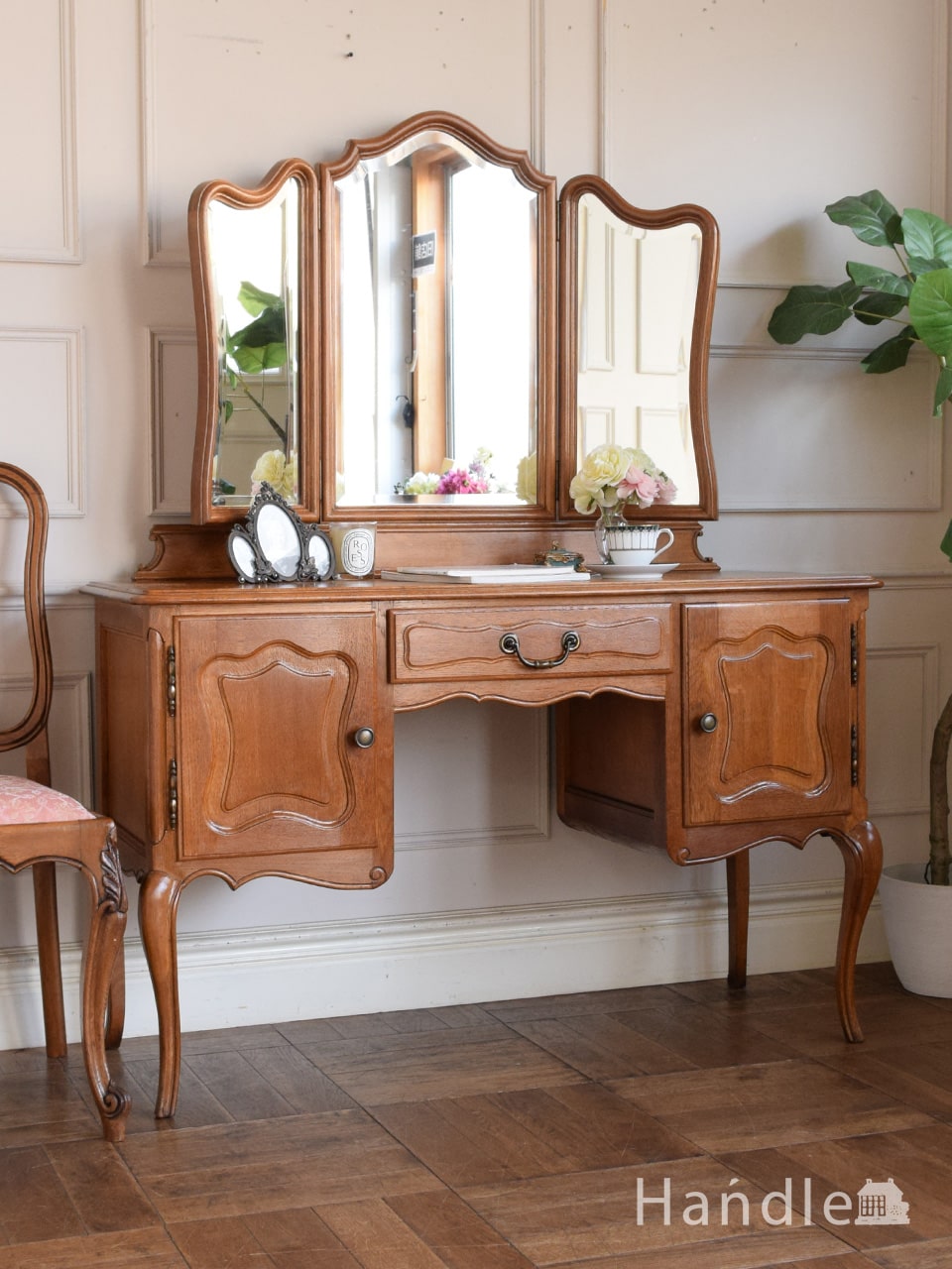 英国アンティークの美しい鏡台、ローズウッド材のドレッサーテーブル(q