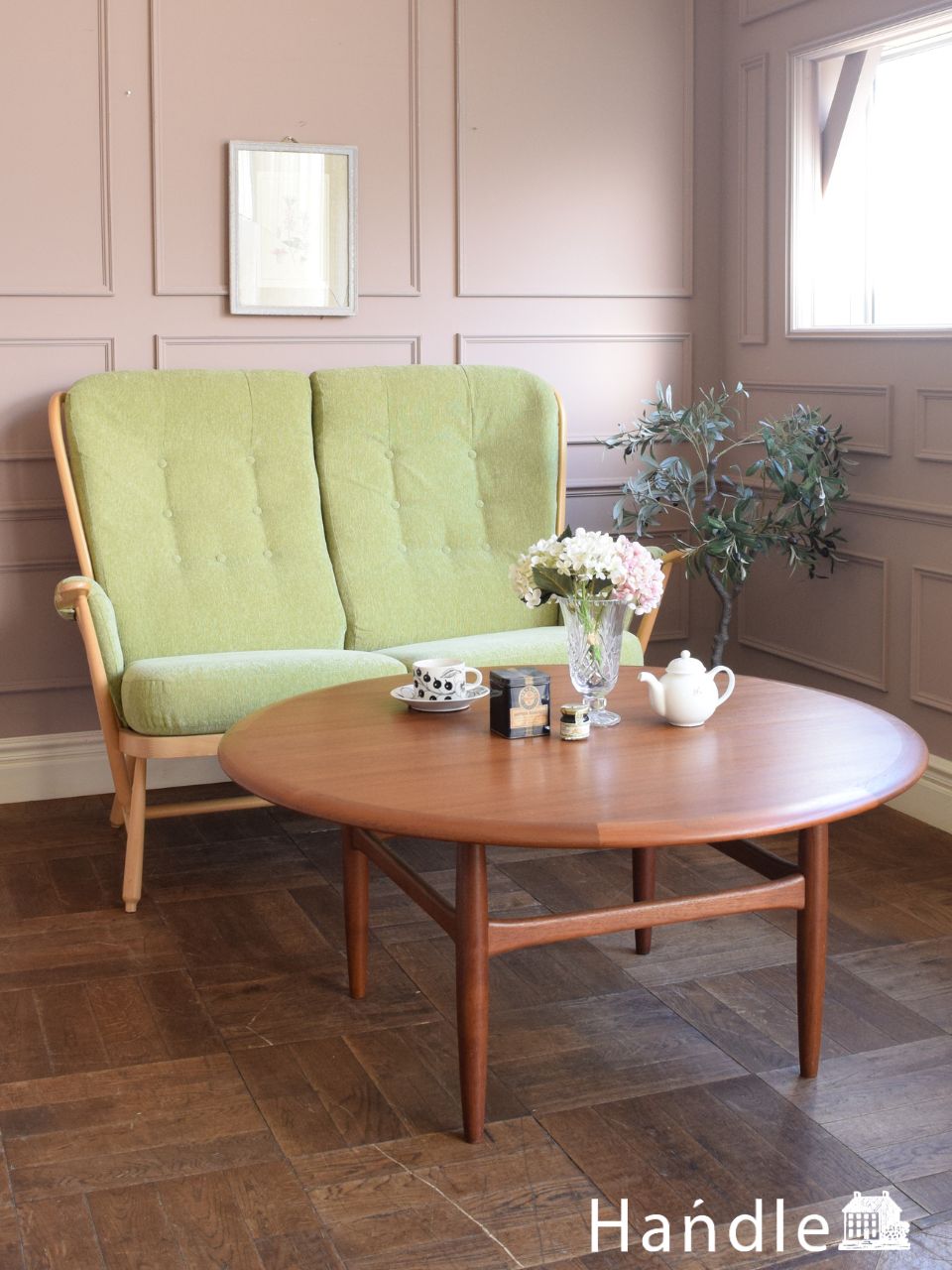 ビンテージのコーヒーテーブル、シンプルなデザインがかっこいいロー