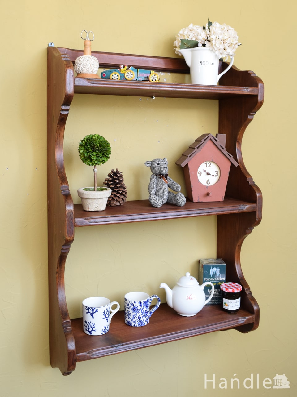 イギリスから届いたおしゃれな飾り棚、パイン材のアンティークウォール