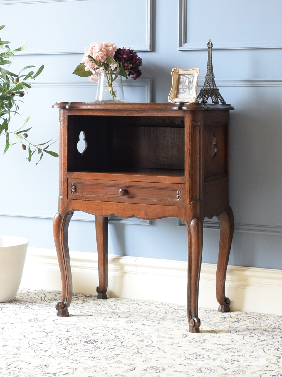 東海家具 リモージュ ナイトテーブル ホワイト 猫脚 クラシカル家具