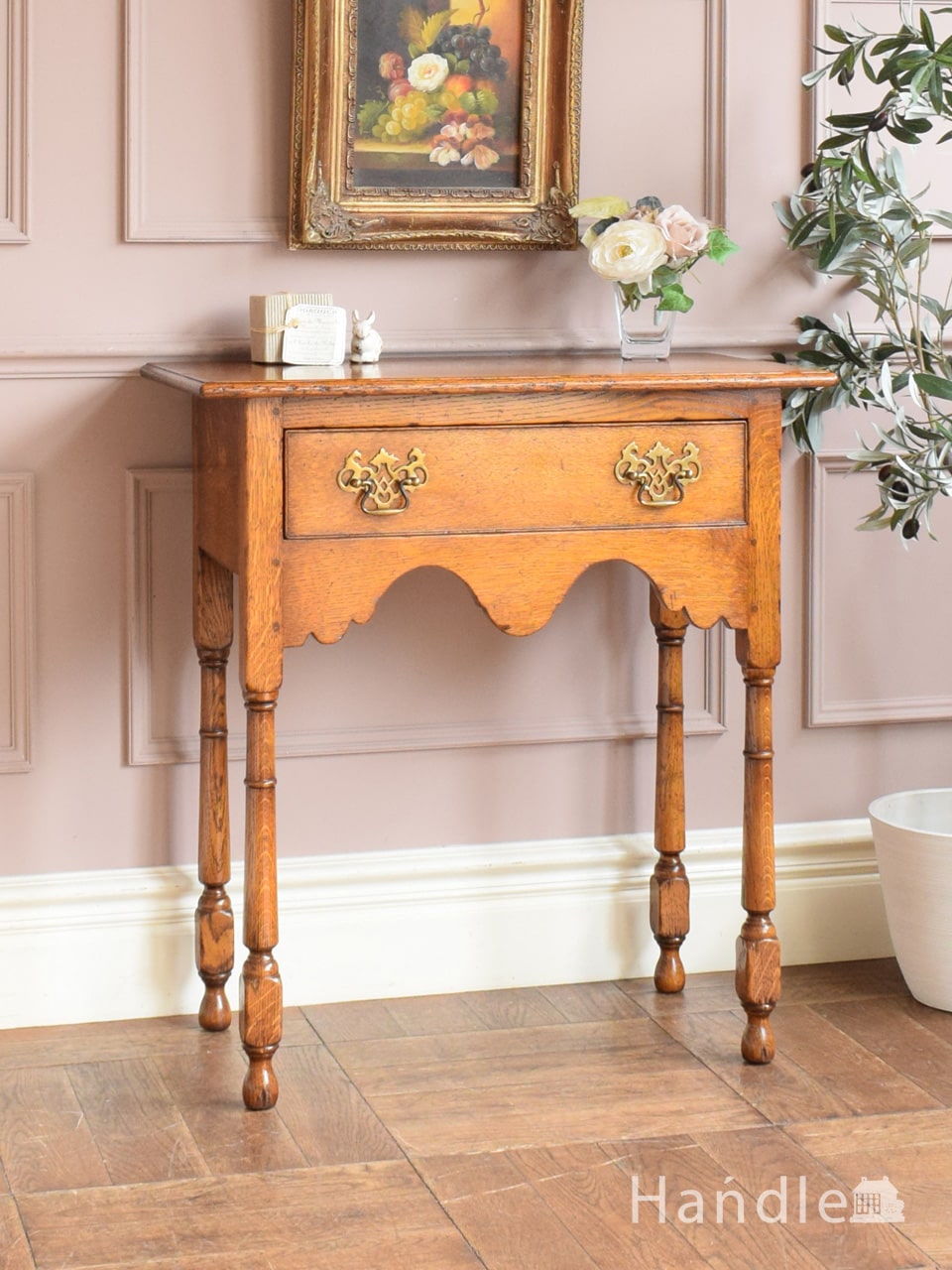 イギリスから届いたアンティークのコンソールテーブル、マホガニー材の