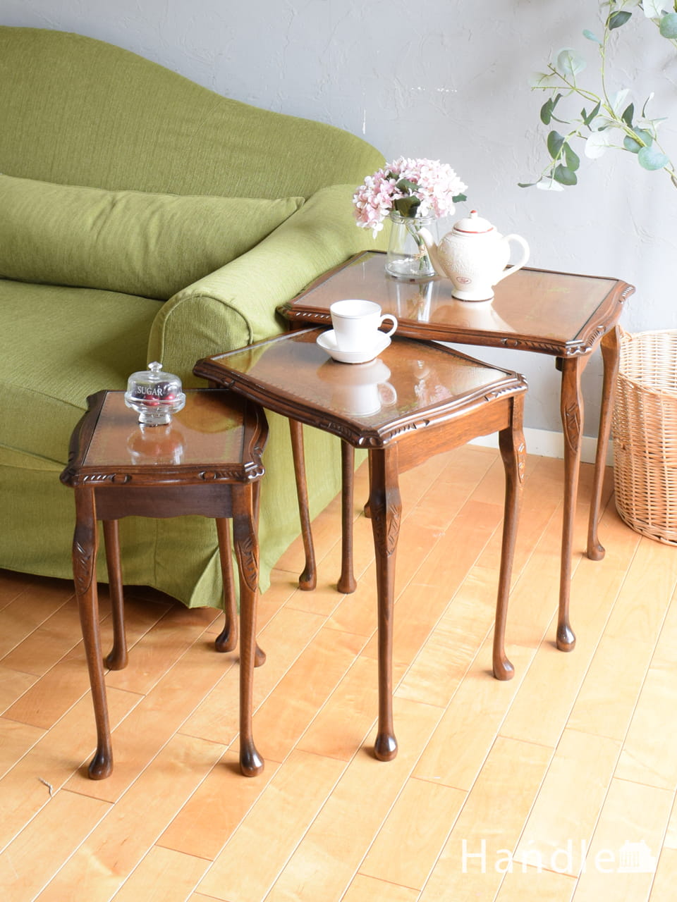 猫足が美しいネストテーブル、英国アンティークのマホガニーテーブル(q