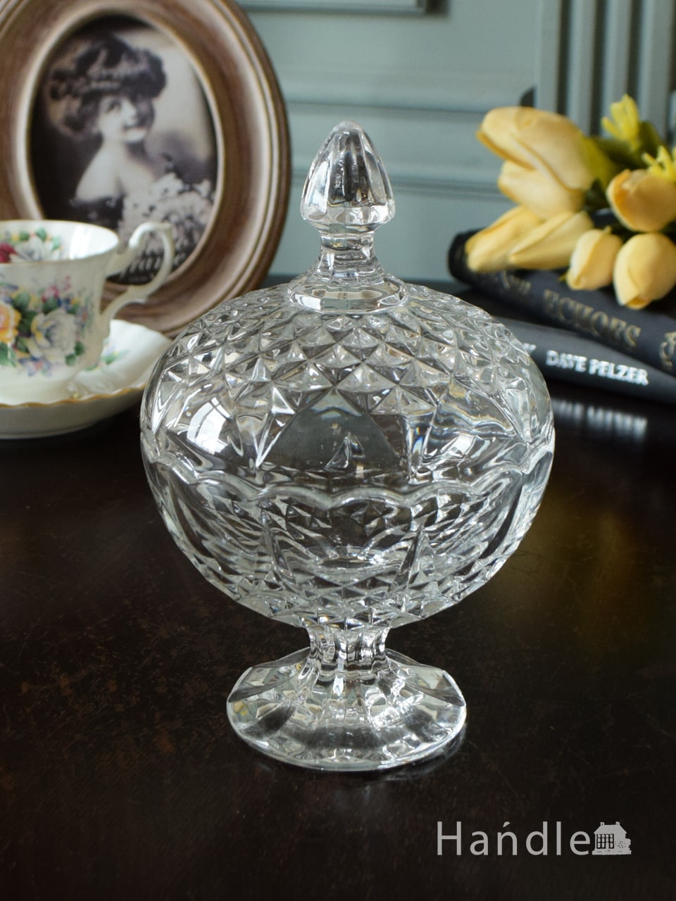 アンティークのガラス雑貨、イギリスから届いたガラスの脚付きの