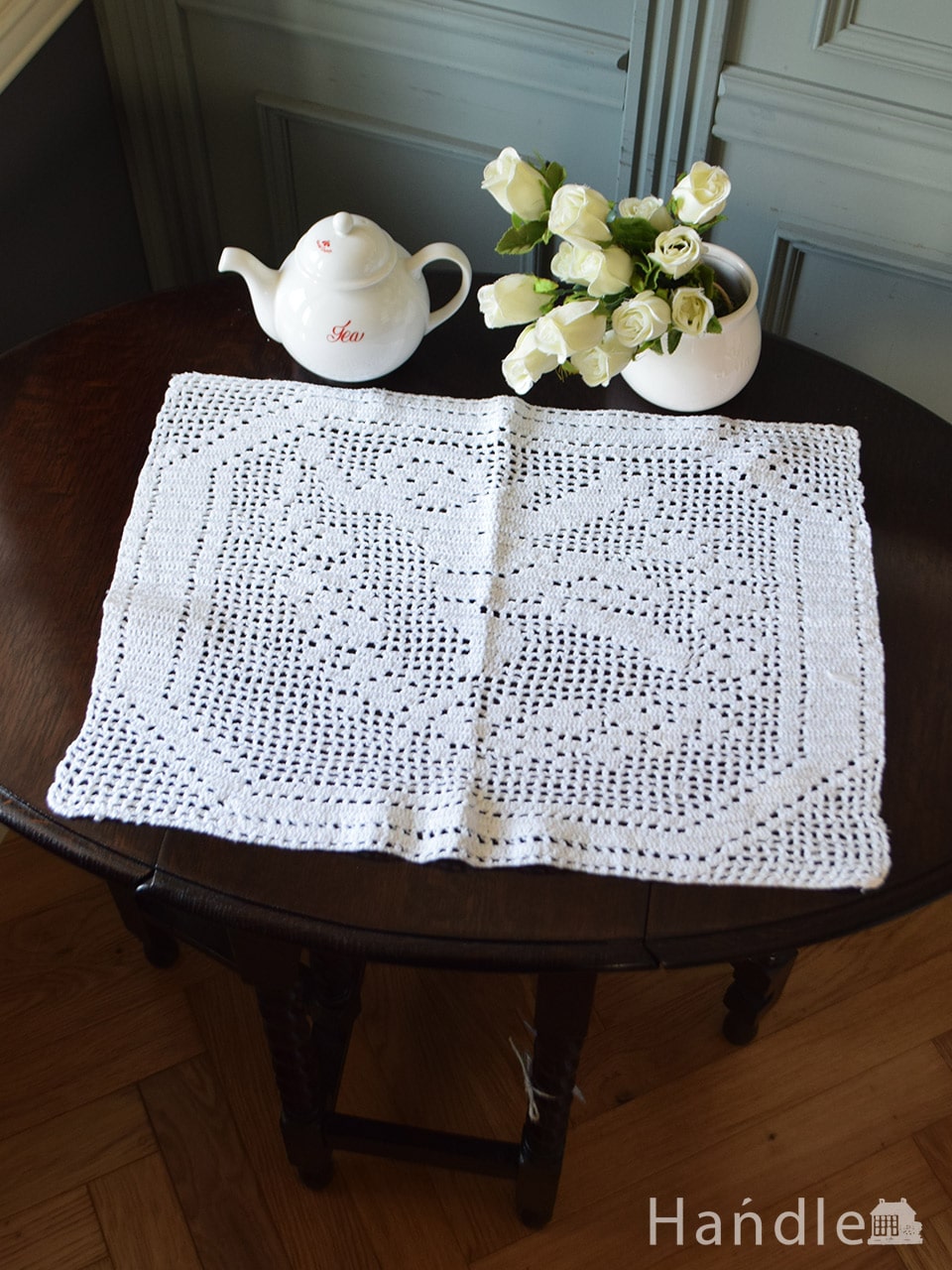 フランスのフィレクロッシェレース、天使の模様が可愛いアンティークの